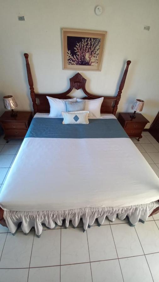Fisherman'S Inn Hotel Florence Hall Екстериор снимка