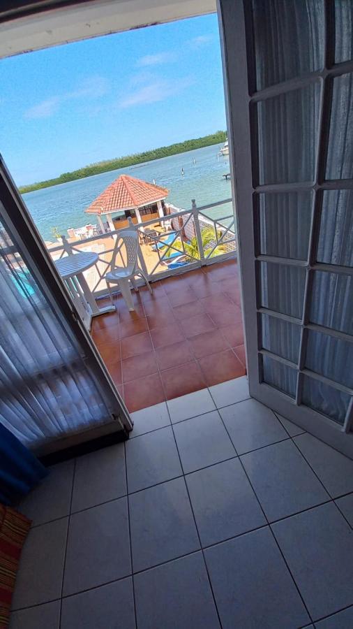 Fisherman'S Inn Hotel Florence Hall Екстериор снимка