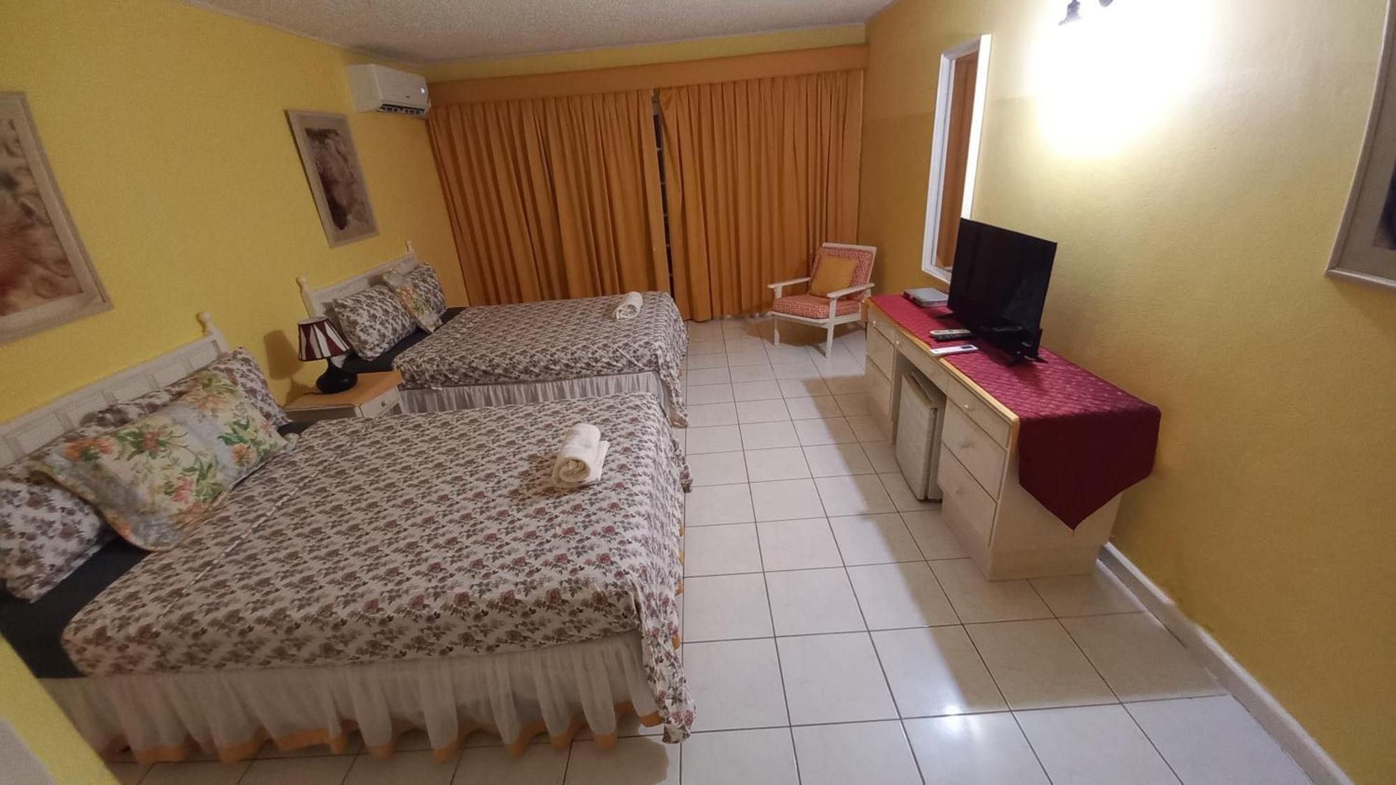 Fisherman'S Inn Hotel Florence Hall Екстериор снимка