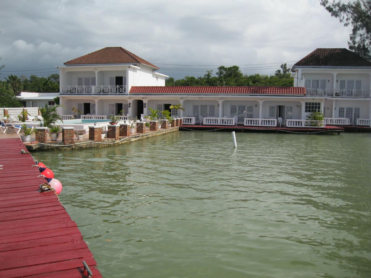 Fisherman'S Inn Hotel Florence Hall Екстериор снимка