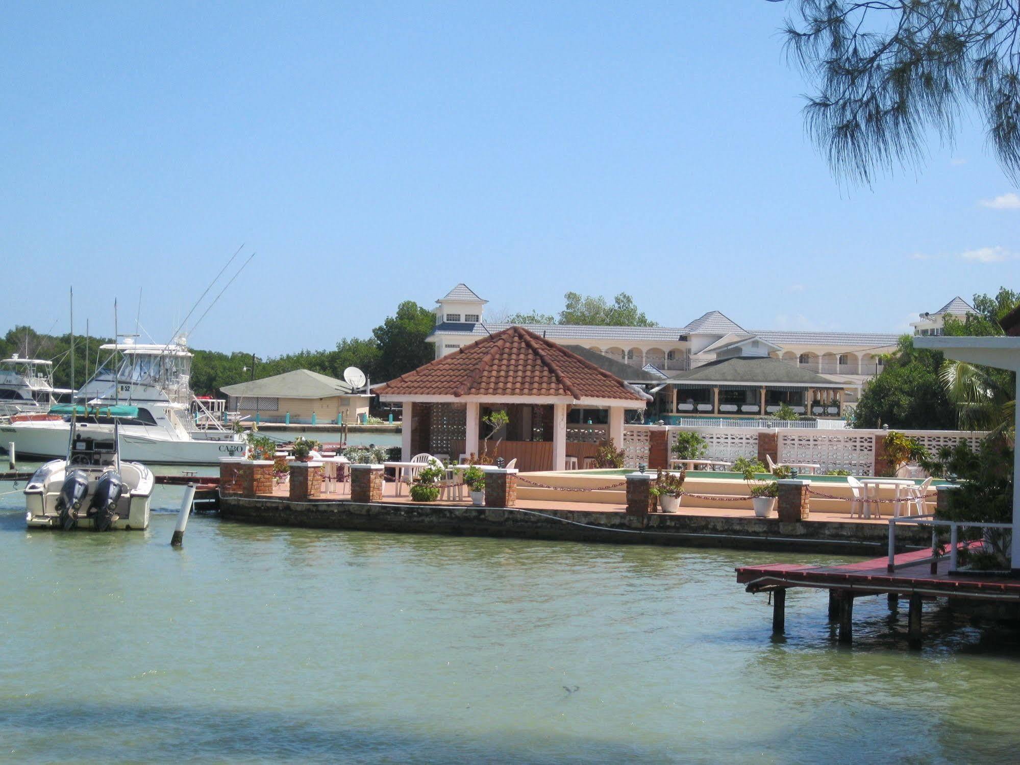 Fisherman'S Inn Hotel Florence Hall Екстериор снимка
