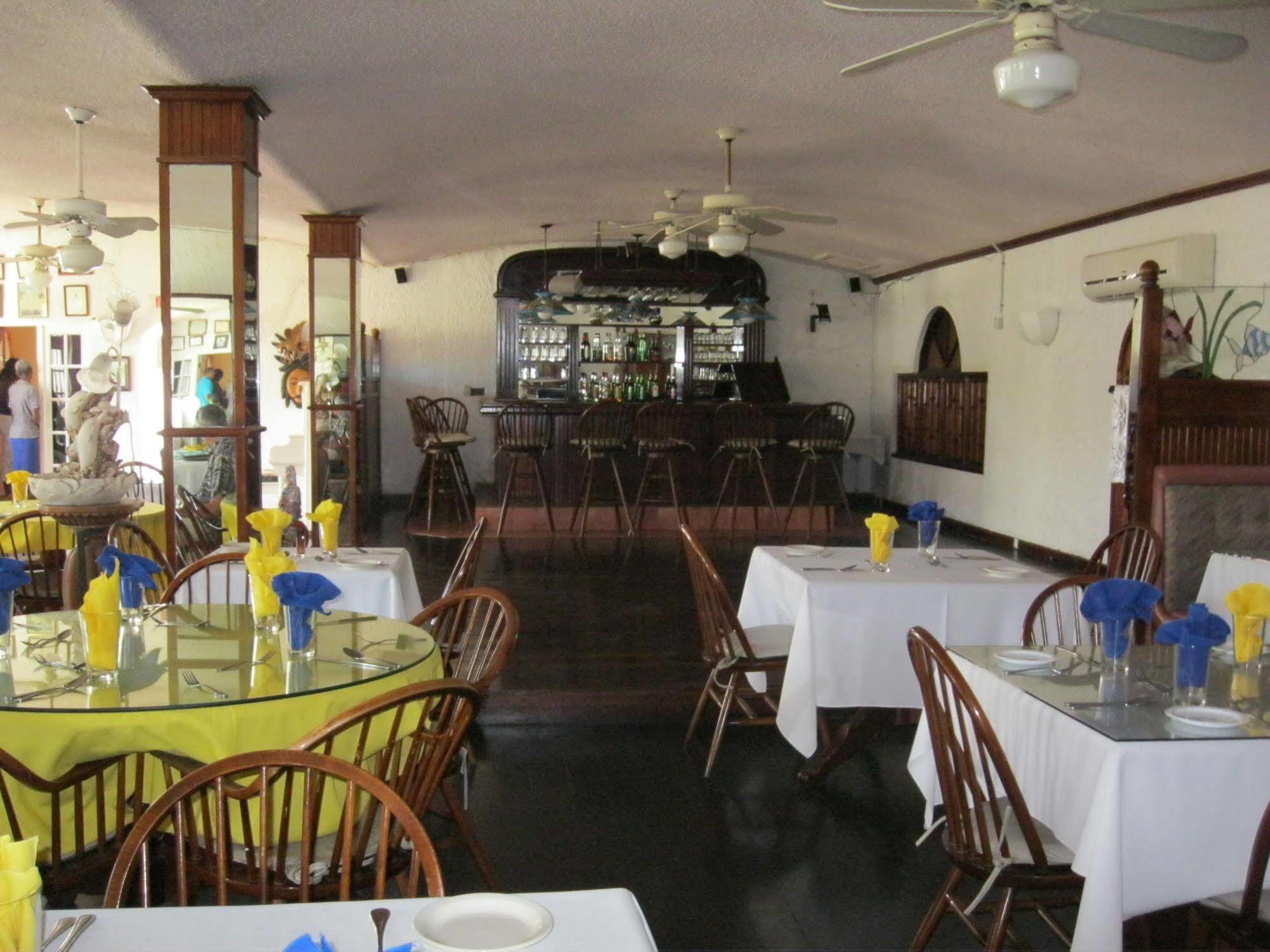 Fisherman'S Inn Hotel Florence Hall Екстериор снимка
