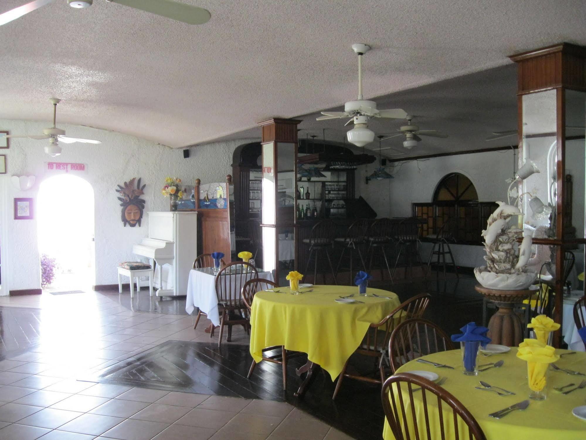 Fisherman'S Inn Hotel Florence Hall Екстериор снимка